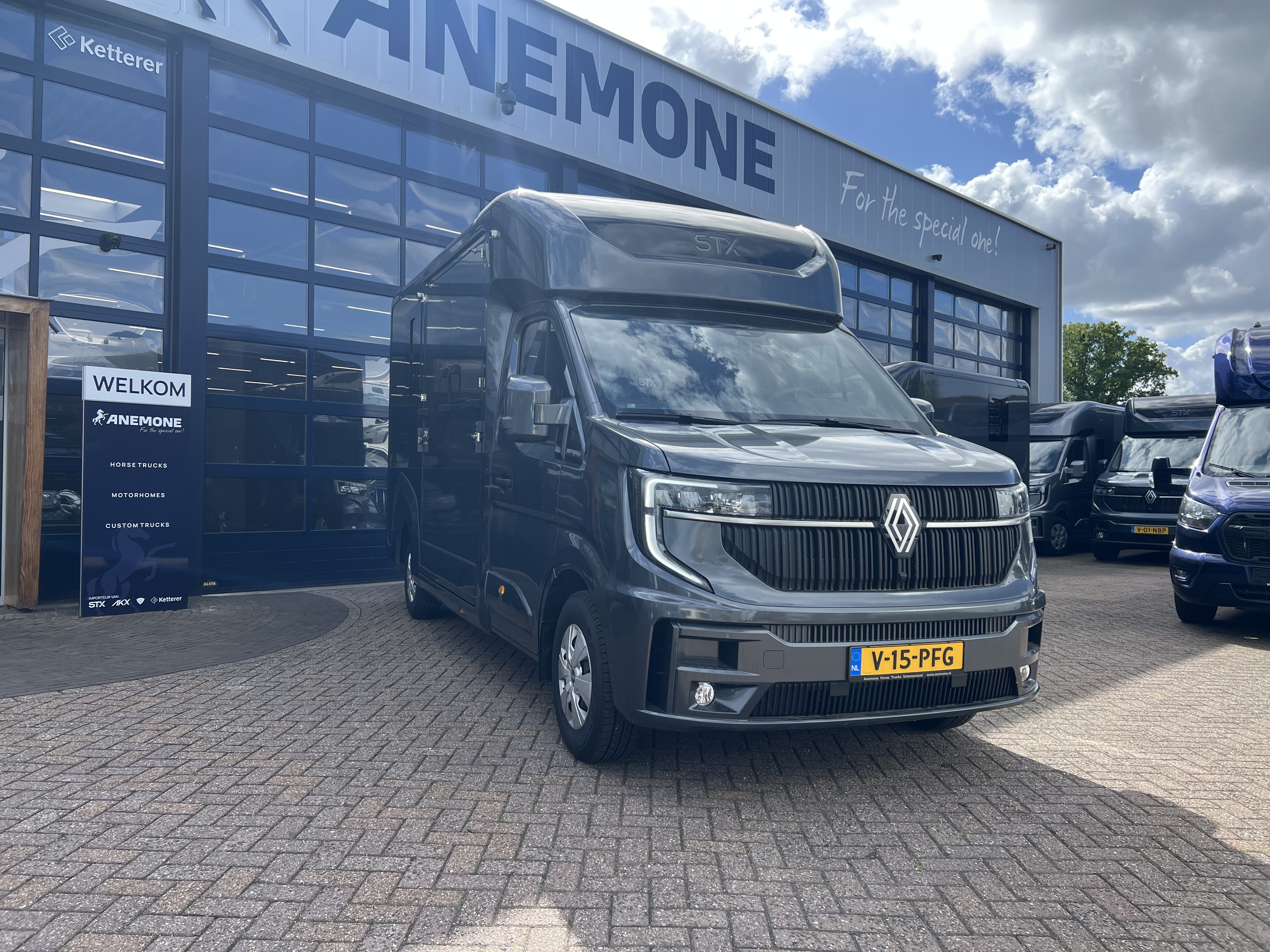 Renault Master T27